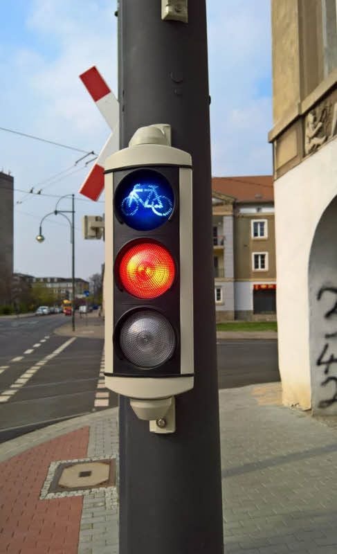 Neue Radfahrerampel am Quietscheck.