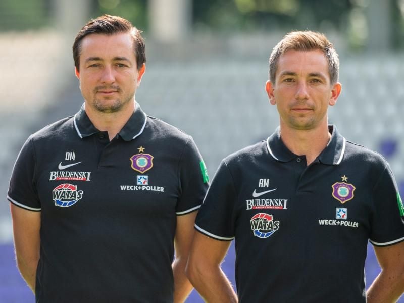 Trainer Daniel Meyer (l) und Co-Trainer Andre Meyer sind in Aue vorerst beurlaubt. Foto: Robert Michael