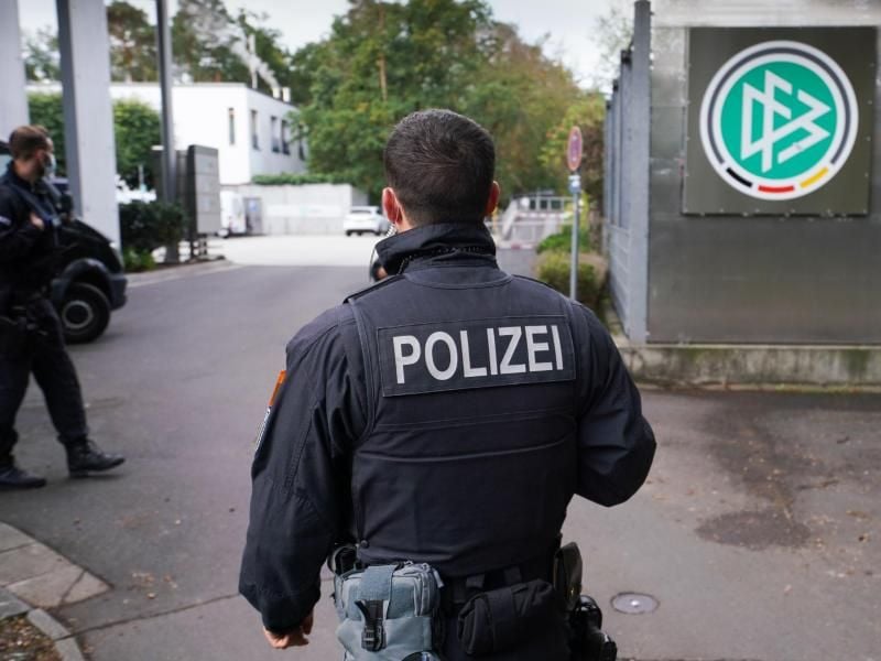 Wegen des Verdachts der Steuerhinterziehung waren auch die Geschäftsräume des DFB durchsucht worden. Foto: Frank Rumpenhorst/dpa