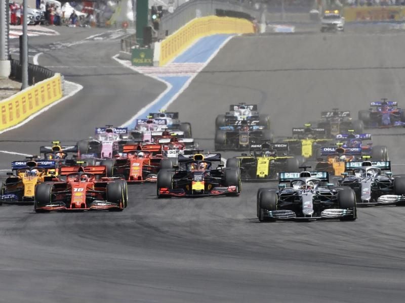 Der qualitative Abstand zwischen den Rennställen der Formel 1 ist sehr groß und Anlass für Kritik. Foto: Claude Paris/AP