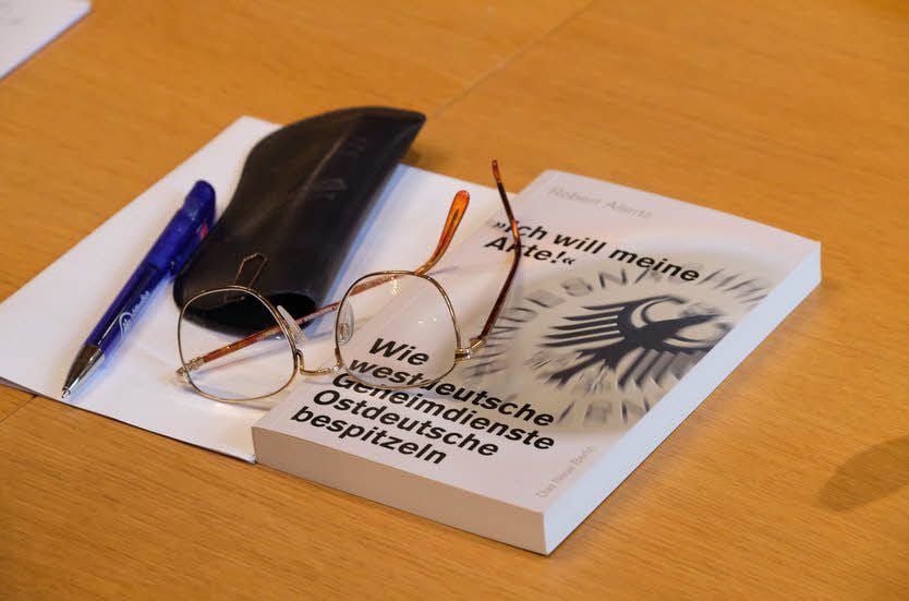 Über den Kampf um die Akten hat Robert Allertz ein Buch geschriebe