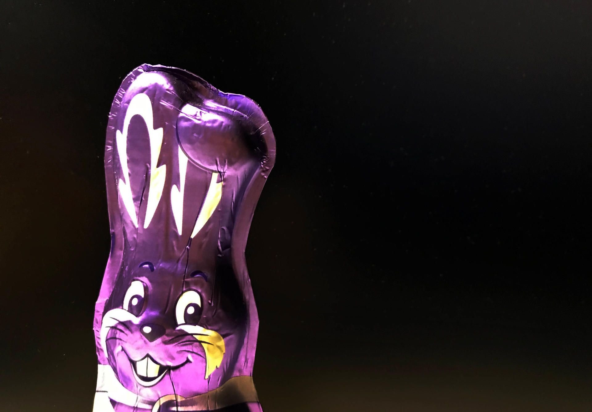 Der Milka-Osterhase ist kleiner geworden, kostet aber nicht weniger - für die Verbraucherschützer eine Mogelpackung.