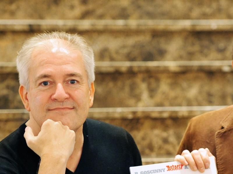 Der Zeichner Didier Conrad (l) und der Texter Jean-Yves Ferri sind die Macher des neuen Asterix-Comics. Foto: Daniel Reinhardt