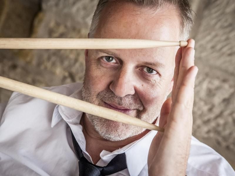 „Kind of Spain”. Wolfgang Haffner gibt den Takt vor. Foto: Antje Wiech