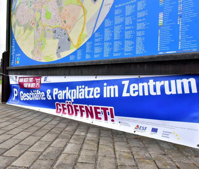Hinweis an den Ortseingängen auf den Innenstadthandel.