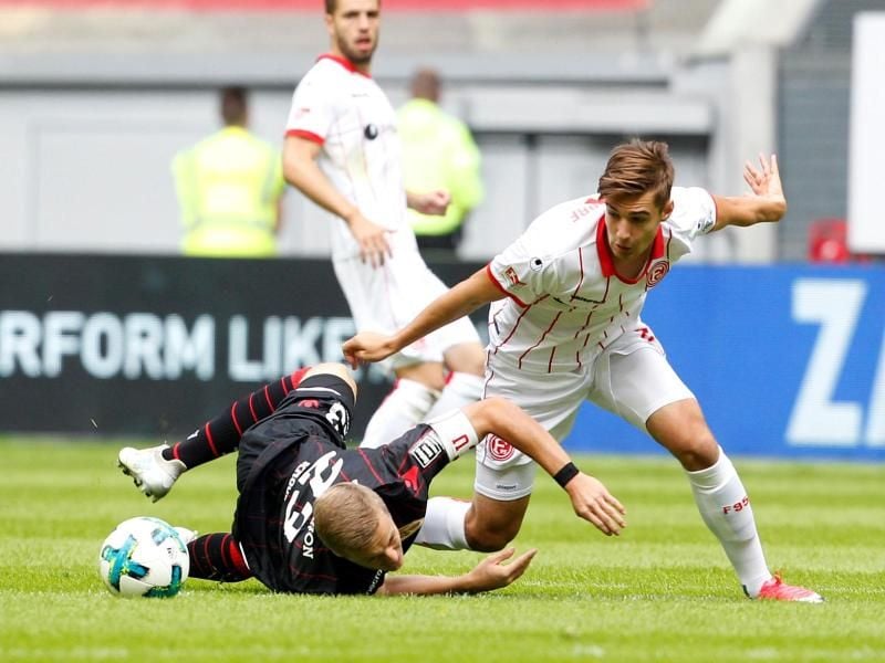 Der Düsseldorfer Florian Neuhaus (r) bescherte seiner Mannschaft drei Punkte gegen Union Berlin. Foto: Roland Weihrauch