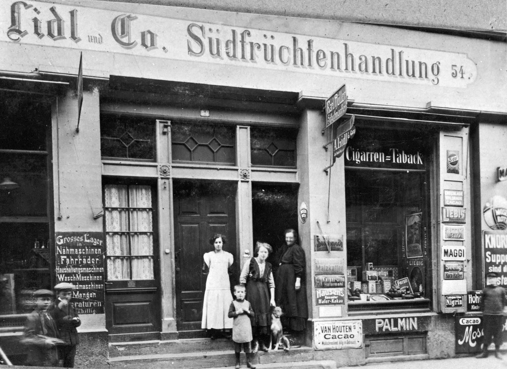 Das erste Lebensmittelgeschäft der "A. Lidl & Co. Südfrüchtenhandlung" in der Sülmerstraße 54 in Heilbronn.