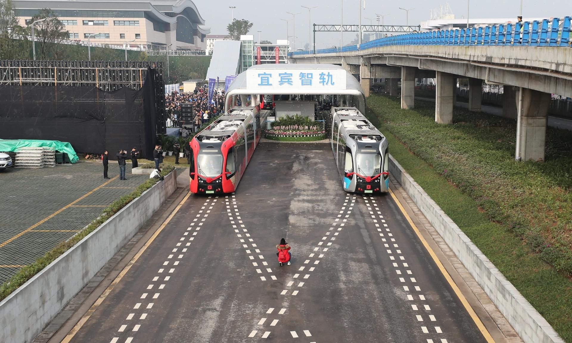 Schienenlose und autonome Straßenbahnen werden in Südwestchina in Betrieb genommen.