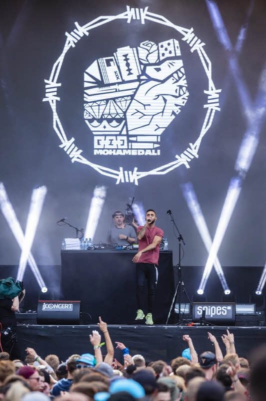 Rapper-Größe MoTrip spielte als einer der ersten beim Splash. Das hob die Stimmung in der Arena.