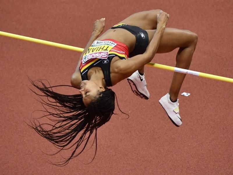 Thiam Nafissatou aus Belgien überquert im Hochsprung beim Hallen-Fünfkampf die Latte. Foto: Eric Lalmand