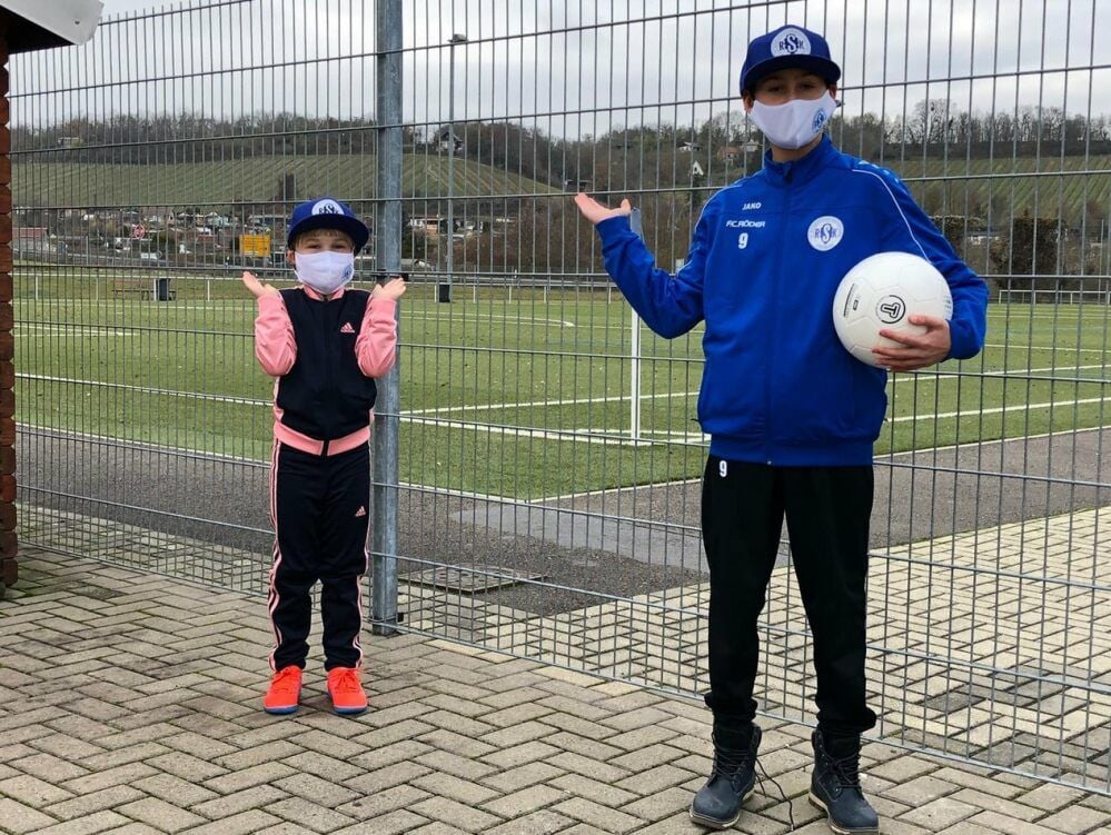 Auch Pia Stiemer (l.) aus dem RSK-Bambini-Team und D-Junior Pepe Bohndorf vermissen das Training im Freyburger Jahnsportpark.