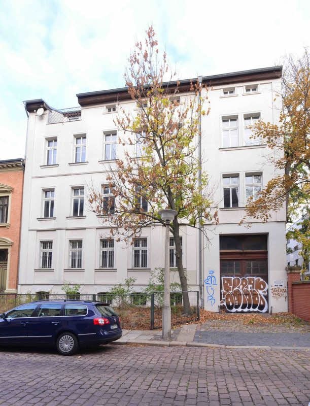 Das Haus an der Emil-Abderhalden-Straße steht ebenfalls leer.