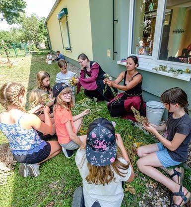 Flechten mit wilden Kräutern