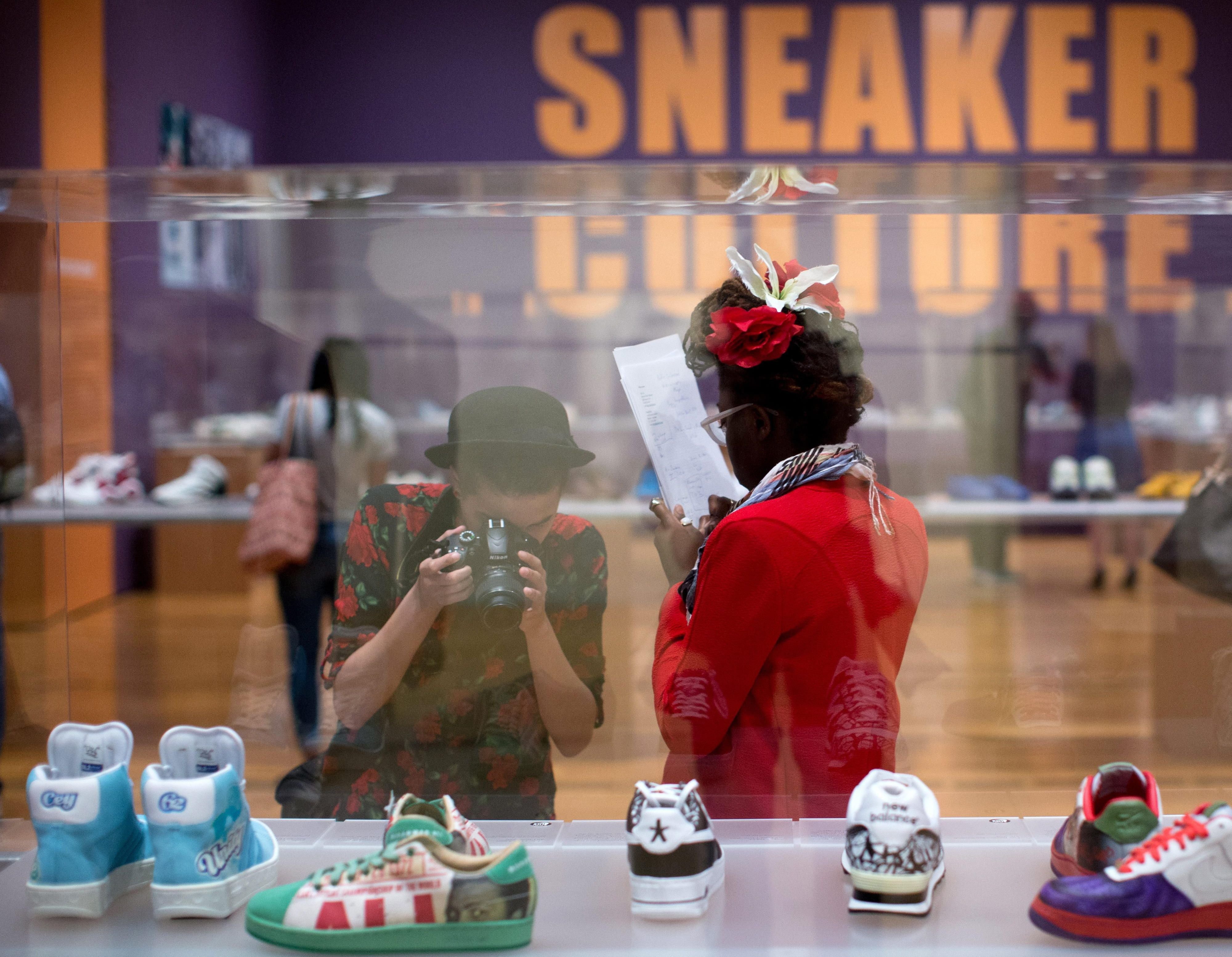 Ausstellung über besondere Sneaker in Atlanta, USA: Mit raren Sportschuhen kann man mittlerweile ein gutes Geschäft machen.
