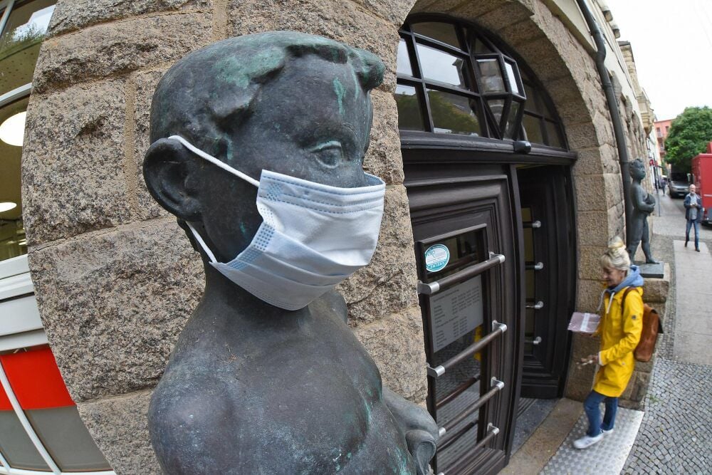 Ab Montag gilt die Maskenpflicht auch im Rathaus in Aschersleben sowie in den Verwaltungsgebäuden des Landkreises.