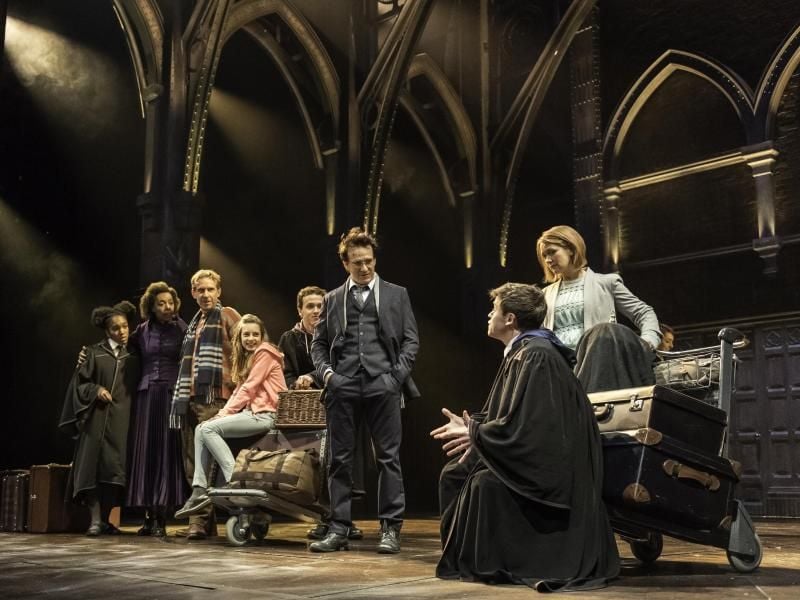 Eine Szene des Theaterstücks „Harry Potter und das verwunschene Kind” am Londoner Palace Theatre. Foto: Manuel Harlan/Premier PR/dpa/Archivbild