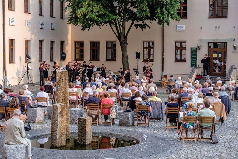 Das Publikum im Hof der Leucorea war begeistert.