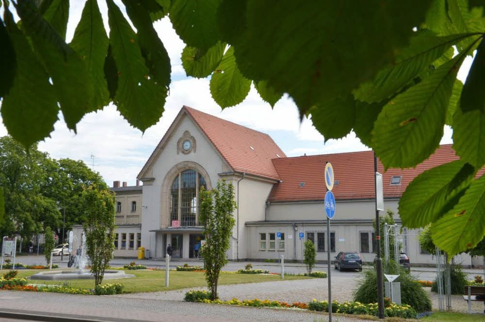 Wird 2017 100 Jahre alt: das Bahnhofs-Empfangsgebäude in Köthen.