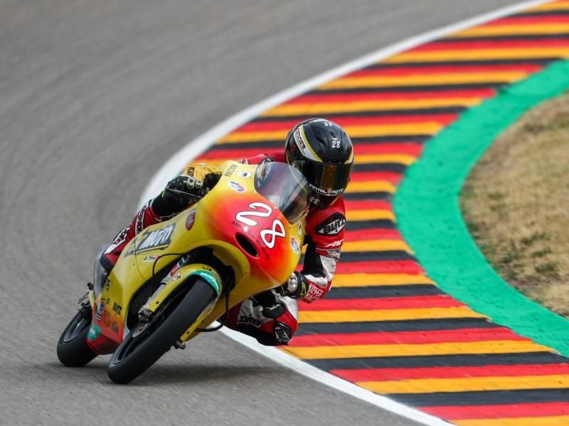 Aus für Kiefer Racing in der Motorrad-WM: Dirk Geiger fährt beim Großen Preis von Deutschland über den Sachsenring. Foto: Jan Woitas