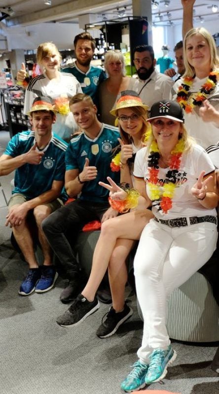 Im Geschäft herrschte Stimmung wie bei der Fußball-WM 2018.
