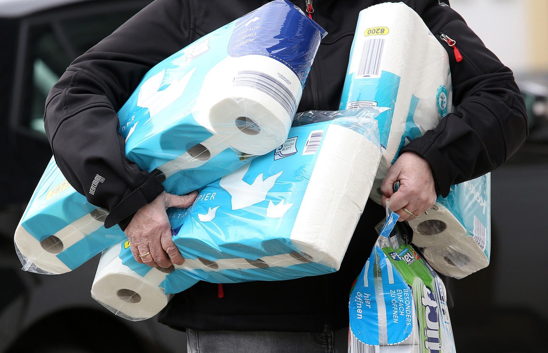 Menschen horten Toilettenpapier. Dabei müssen sie das gar nicht.