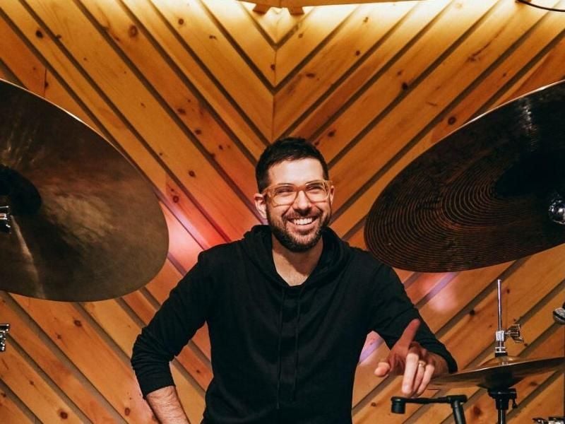 Kraft und Feingefühl: Jazz-Drummer Mark Guiliana. Foto: Deneka Peniston
