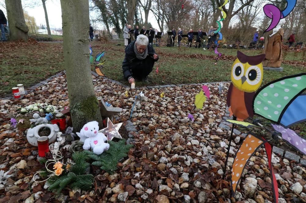 Auf dem Sangerhäuser Friedhof gedachte man am Totensonntag den Sternenkindern.