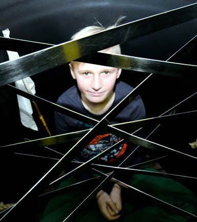 Lucas Schleinitz sitzt in der Falle. Die angriffslustigen Piraten haben sein Versteck durchbohrt.