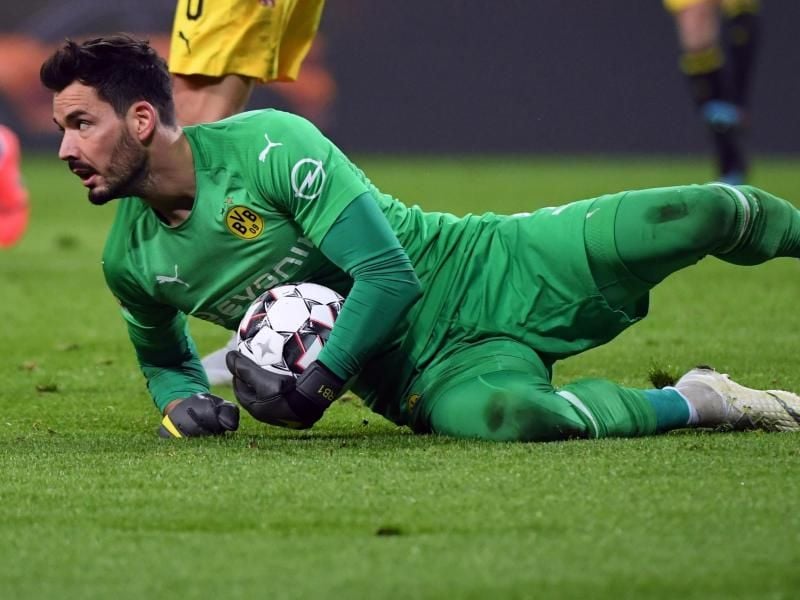 Dortmunds Torwart Roman Bürki in Aktion. Foto: Hendrik Schmidt