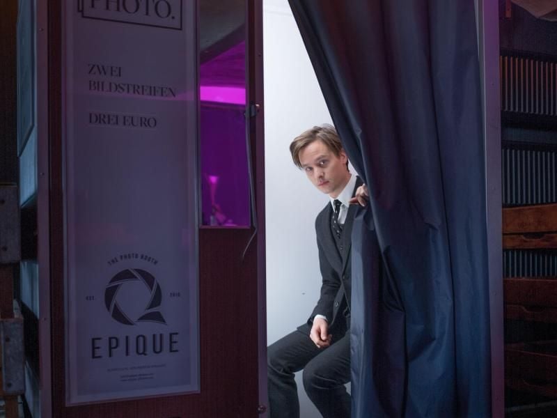 Vorhang auf für Tom Schilling. Foto: