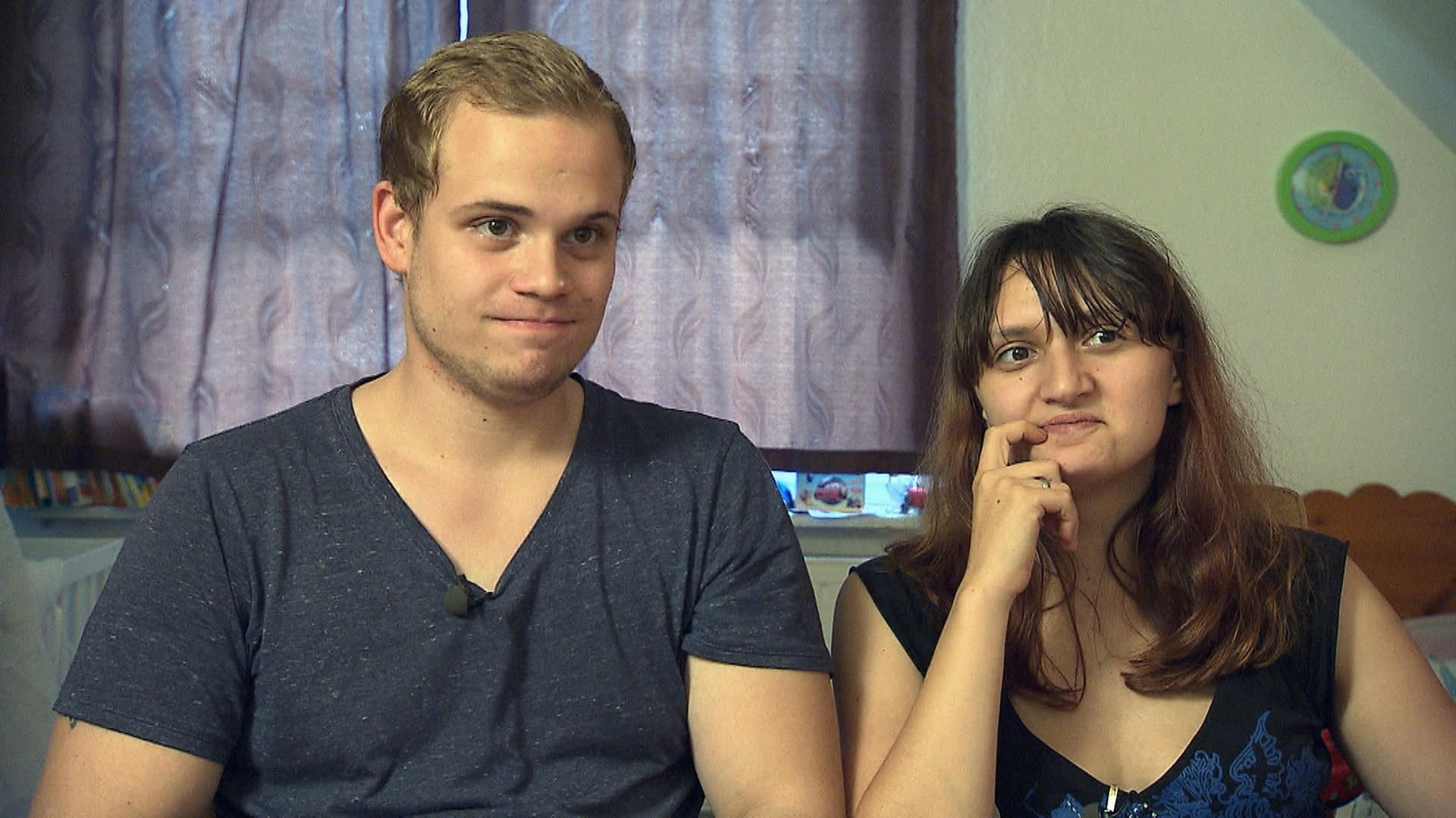 Sitzen auf einem riesigen Schuldenberg: Alex und Maria (23)