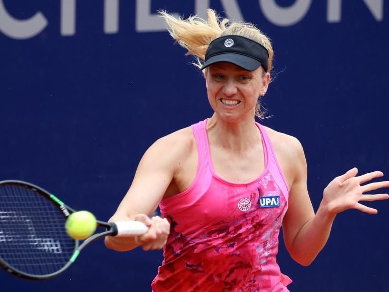 Tennisspielerin Mona Barthel hat beim WTA-Turnier in Stuttgart als erste deutsche Spielerin das Achtelfinale erreicht. Foto: D. Karmann/dpa