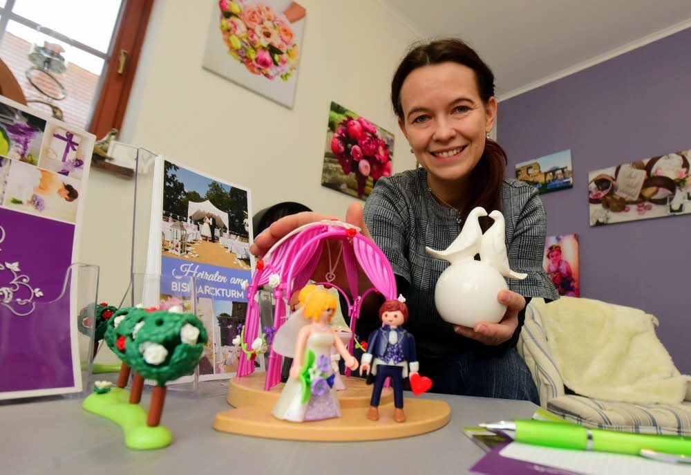 Playmobil-Figuren, Keramik-Kunst: Die Bandbreite der Dekorationsmöglichkeiten bei Jana Loths Hochzeiten ist riesig.
