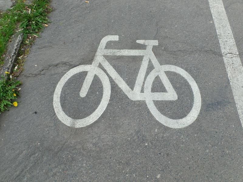 Radfahrer müssen den Radweg immer in die korrekte Fahrtrichtung nutzen. Foto: Peter Endi/dpa