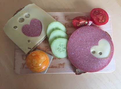 Gemüse, Obst und Brot: In der Kita Am Zanderweg in Halle kommt regelmäßig ein gesundes Frühstück auf den Tisch. Dafür gab’s in diesem Jahr sogar die Zertifizierung „Gesunde Kita“.