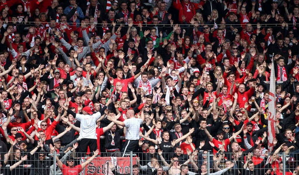 HFC-Fans im Erdgas Sportpark
