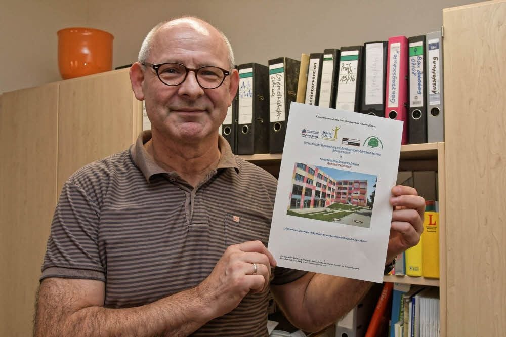 Andreas Weyprachtitzky präsentiert das Konzept für die Gemeinschaftsschule.