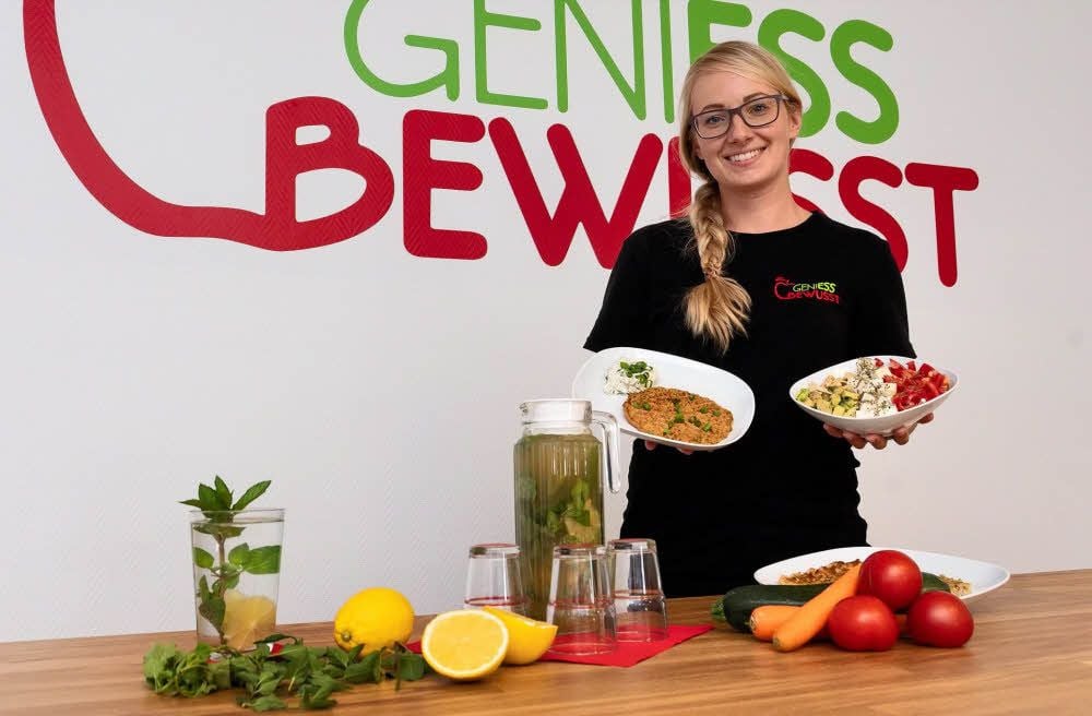 Sophia Schnaubelt empfiehlt leichte Gemüsegerichte und erfrischende Getränke.