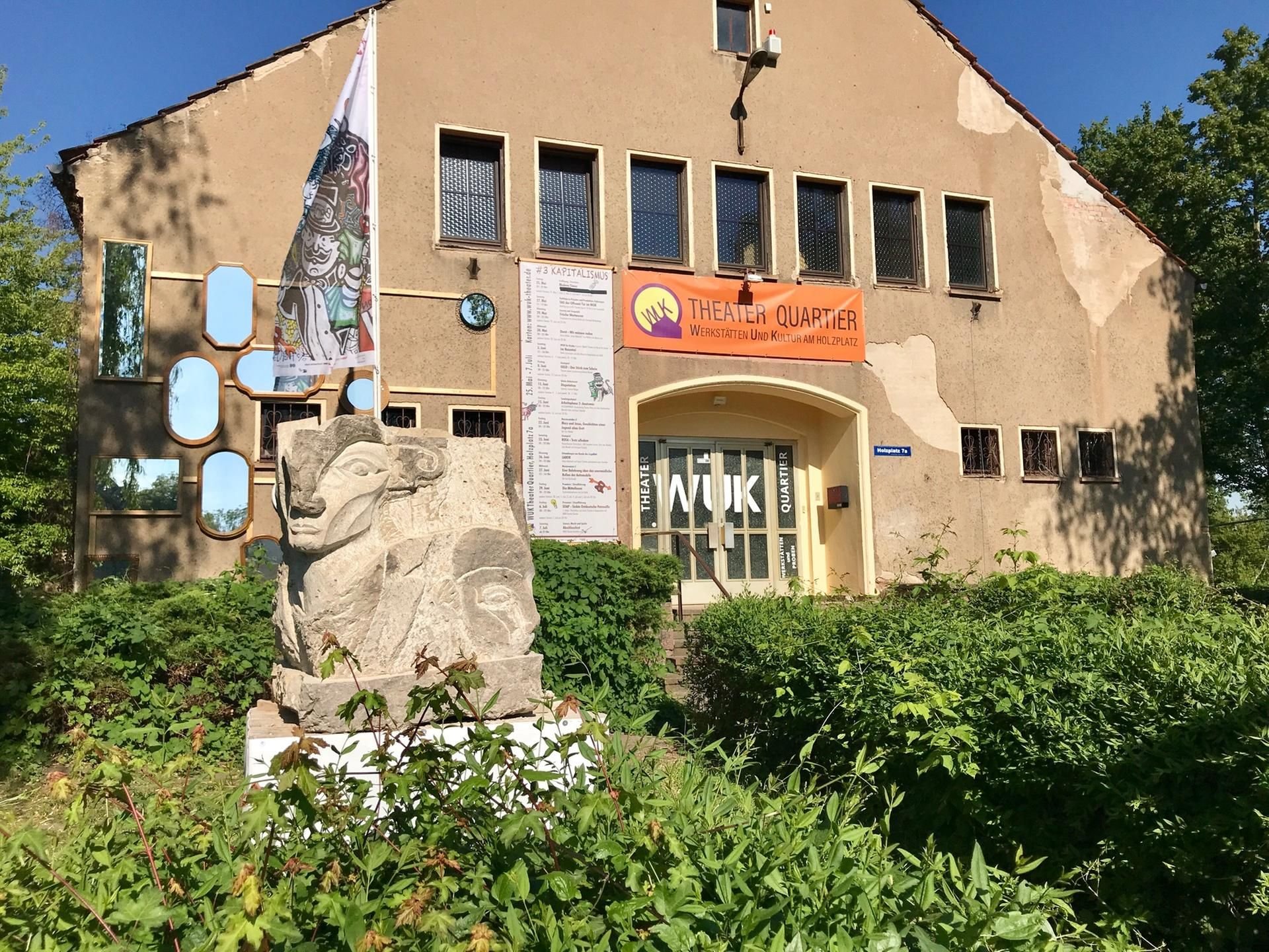 Das ehemalige Kulturhaus „Kurt Wabbel“ am Holzplatz in Halle.