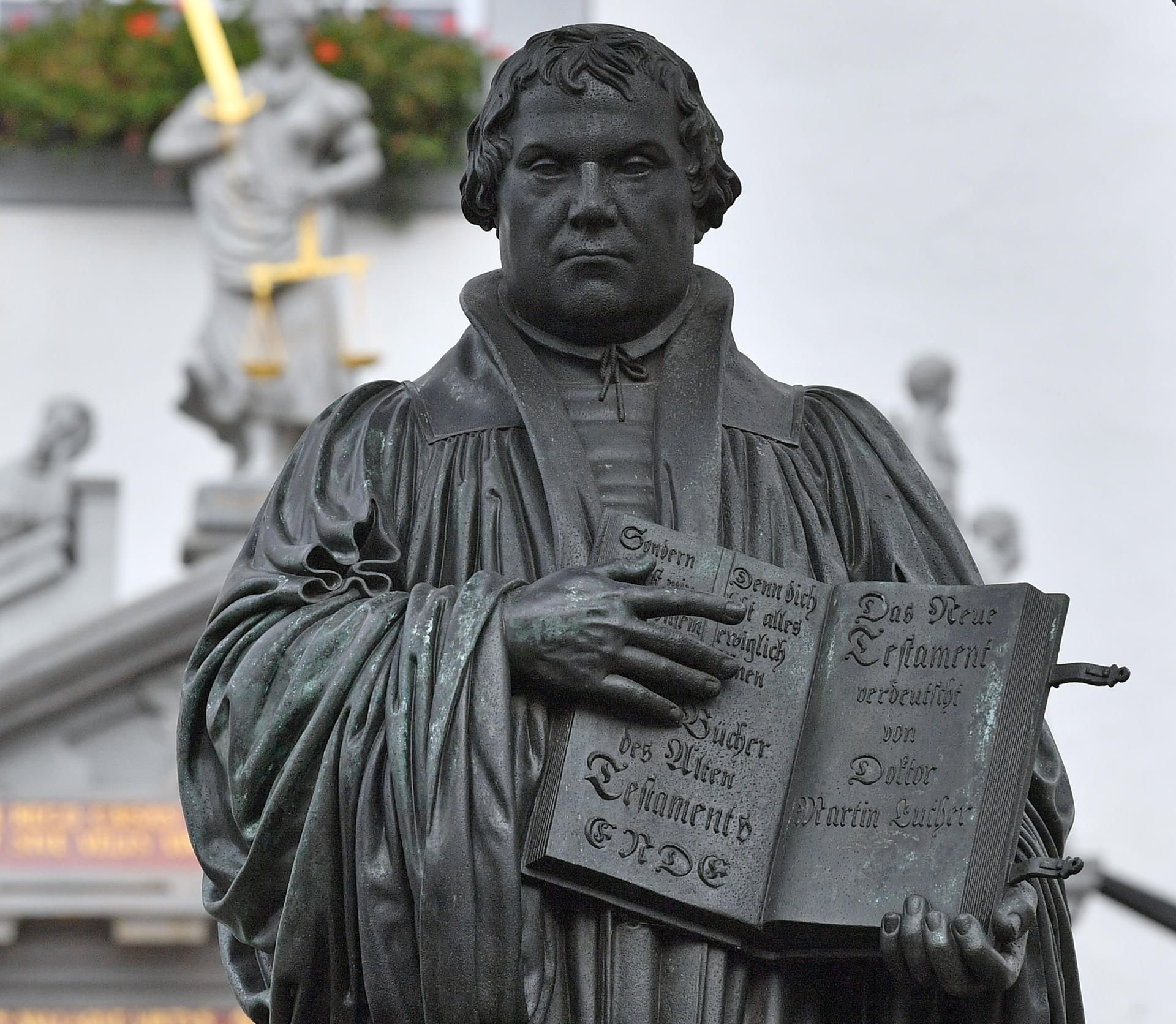 Das Denkmal für den Reformator Martin Luther steht auf dem Markt. Wittenberg ist in diesem Jahr die Eröffnungsstadt für den Tag des offenen Denkmals.