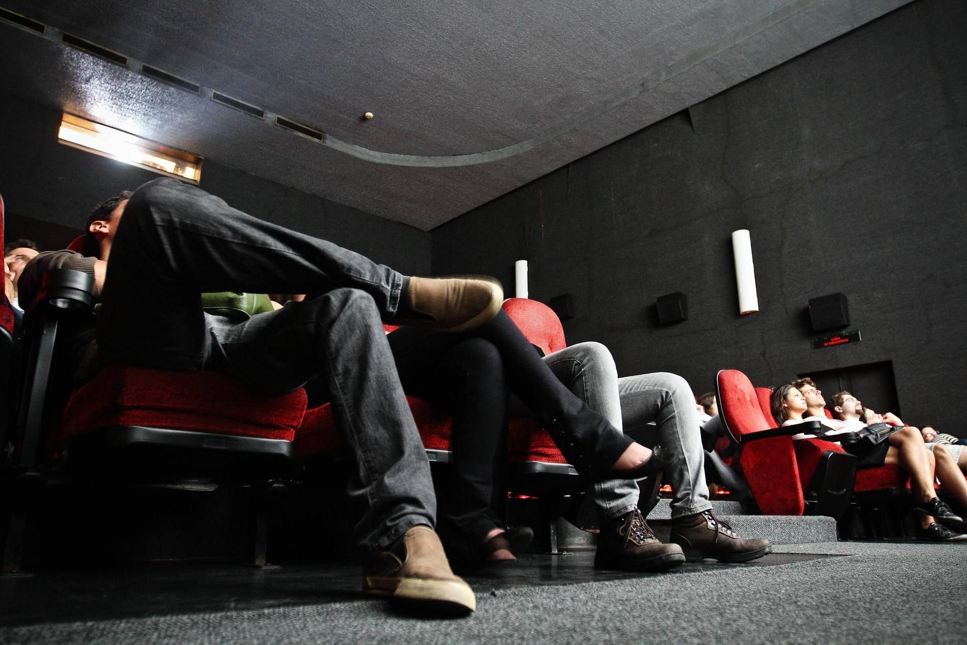 Der Studentenrat der Universität Halle kritisiert den Film wegen des „Entstehungszusammenhangs im Nationalsozialismus“.