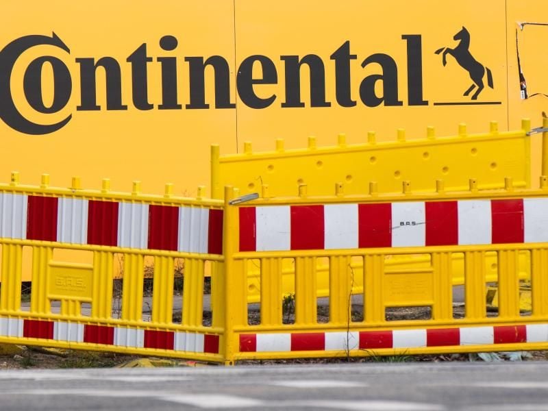 Beim Autozulieferer Continental haben der Nachfrageeinbruch und die Lieferketten-Probleme wegen der Corona-Krise deutliche Einschnitte in der Produktion zur Folge. Foto: Julian Stratenschulte/dpa