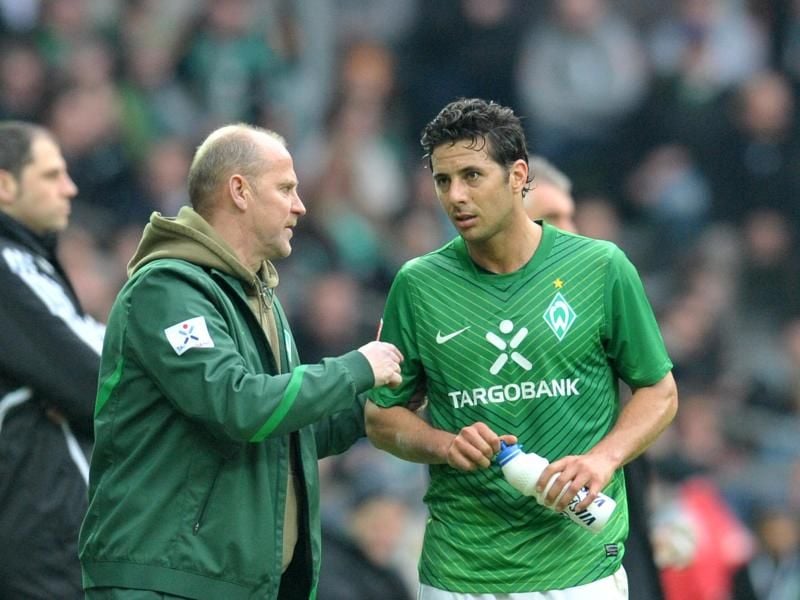 Arbeiteten bei Werder Bremen zusammen: Trainer Thomas Schaaf (l) und Claudio Pizarro. Foto: picture alliance / dpa