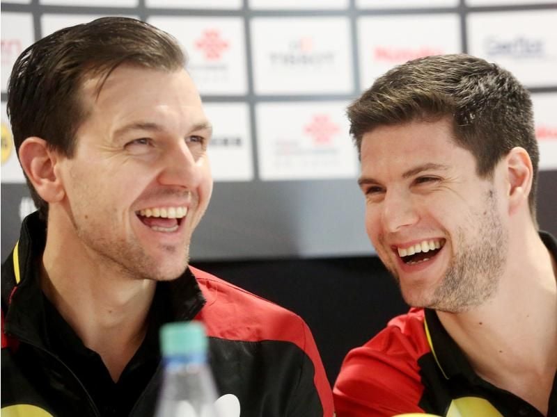 Auf der Teilnehmerliste für den World Cup im November: Timo Boll (l) und Dimitrij Ovtcharov. Foto: Roland Weihrauch/dpa