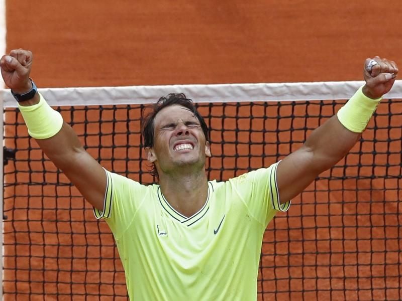 Rafael Nadal feiert seinen Triumph bei den French Open. Foto: Christophe Ena/AP