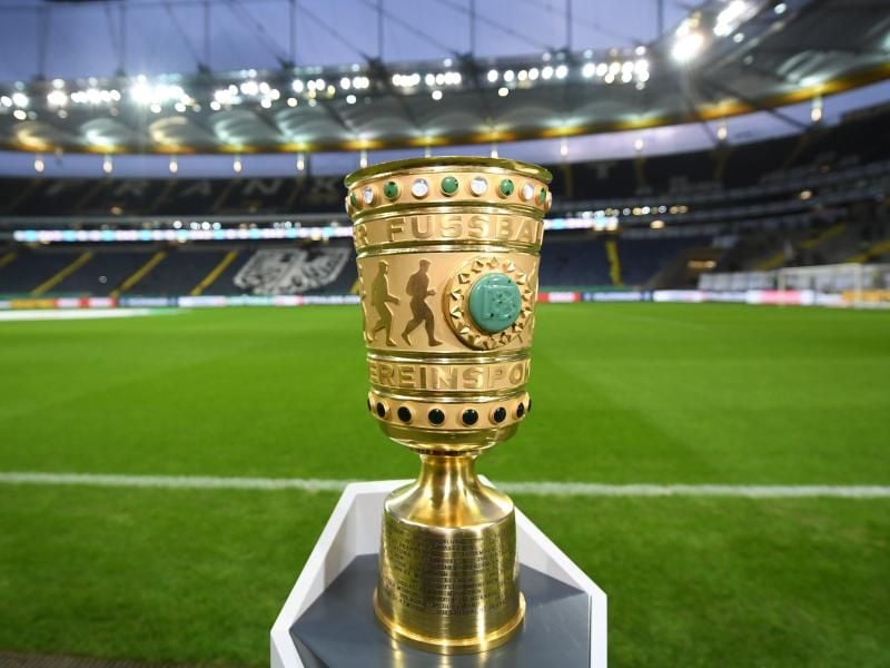 Auch der DFB-Pokal geht in den Geisterspielbetrieb über. Foto: Arne Dedert/dpa