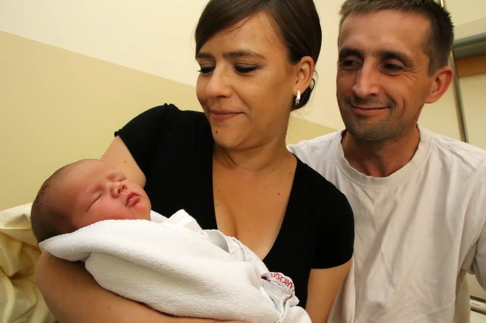 Diana Heller und Dirk Osterloh sind die glücklichen Eltern der kleinen Jaileene Theres. Das kleine Sonntagskind wog übrigens zu seiner Geburt 3.090 Gramm und maß 50 Zentimeter.