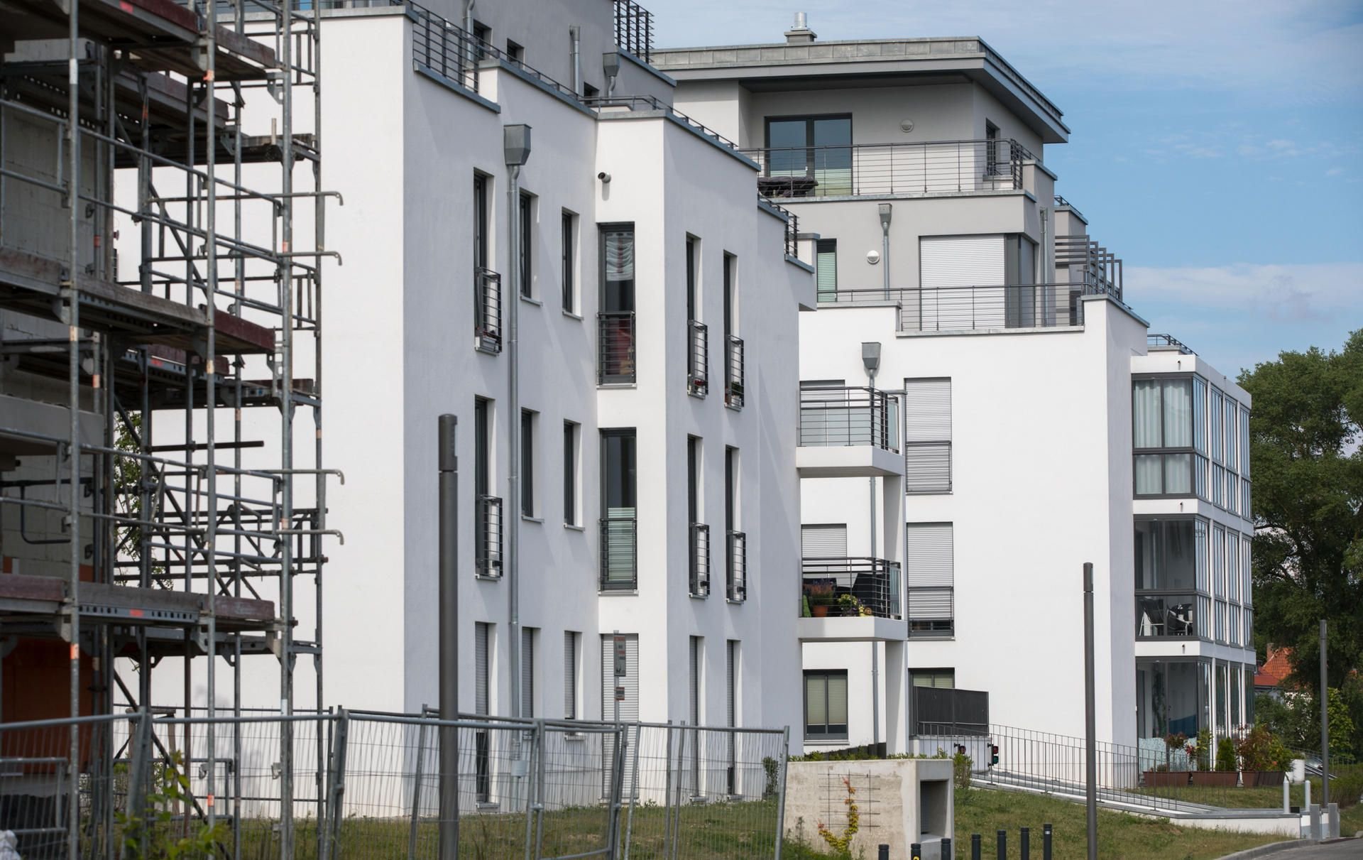 Die Kluft zwischen Angebot und Nachfrage auf dem deutschen Immobilienmarkt wird aufgrund fehlender Wohnungen immer größer.