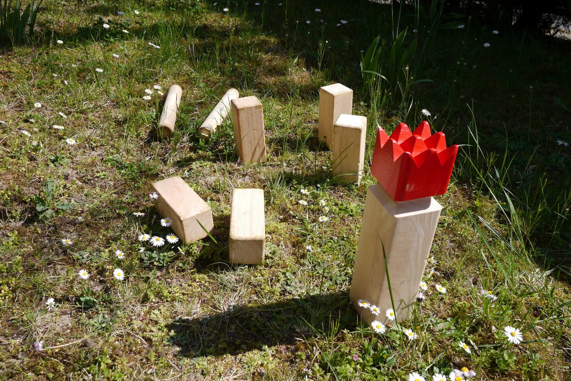 Das beliebte Outdoorspiel Kubb, auch als Wikingerschach bekannt.