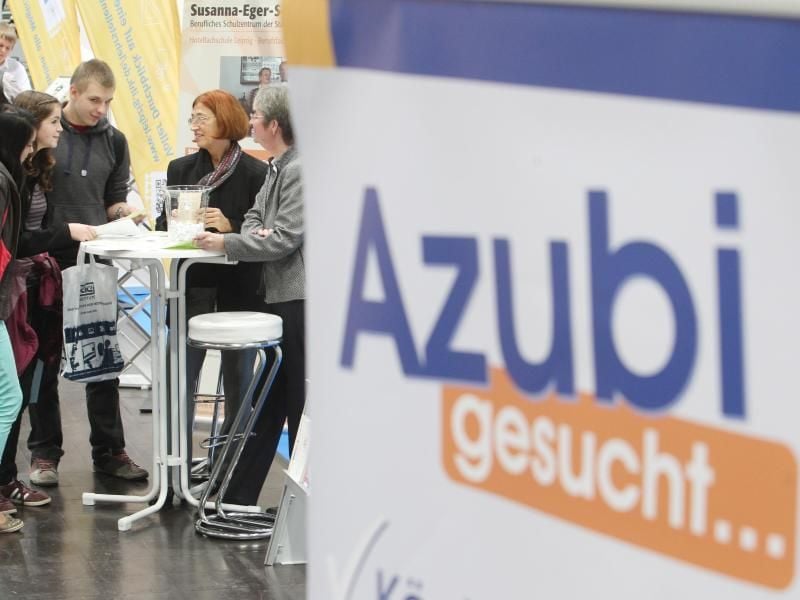 Für Firmen wird es immer schwerer, Lehrstellen zu besetzen. Einige lassen sich da etwas Besonderes einfallen. Foto: Sebastian Willnow